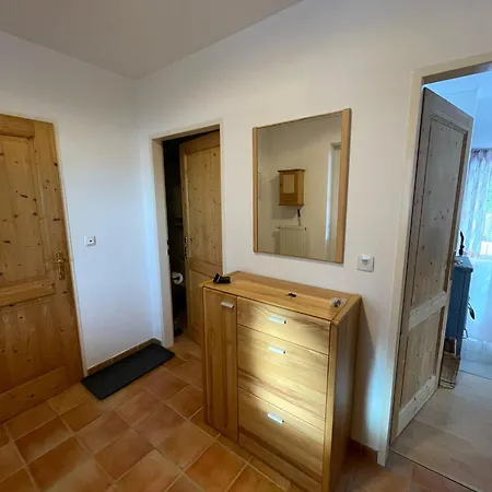 Appartement Charmante In Wimpassing Friedburg, Erdgeschoss Mit Grosszuegigen Garten