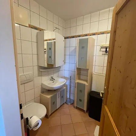 Appartement Charmante In Wimpassing Friedburg, Erdgeschoss Mit Grosszuegigen Garten Lengau