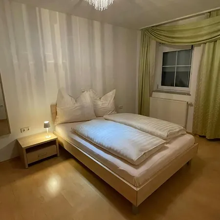 Appartement Charmante In Wimpassing Friedburg, Erdgeschoss Mit Grosszuegigen Garten Lengau