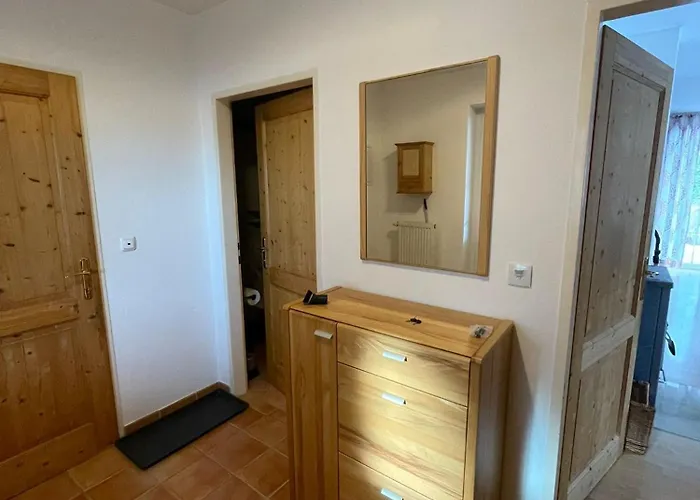 Daire Charmante In Wimpassing Friedburg, Erdgeschoss Mit Grosszuegigen Garten